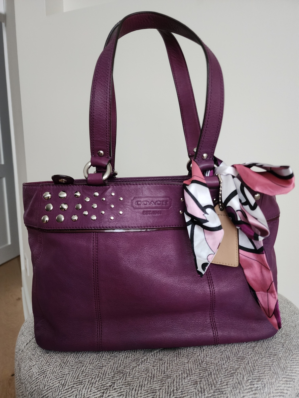 EUC Coach F15235 purple leather studded shoulder bag w/silver hardware Msrp $375